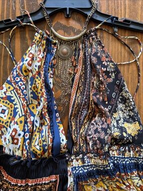 Free People Black Combo Floral Patchwork top XS NWT ! Free accessories!